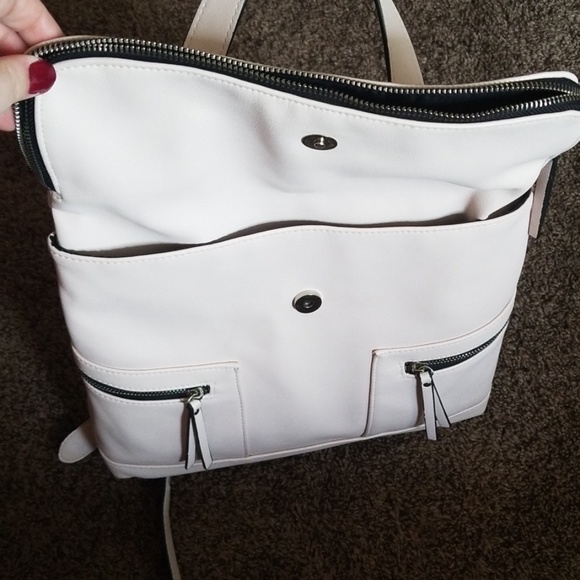 Backpack - Picture 3 of 4